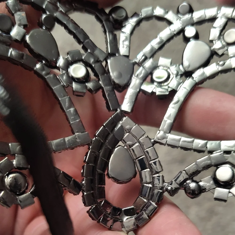 Elegant Black Rhinestone Face Mask